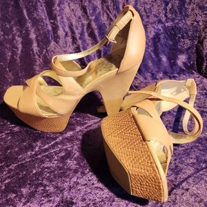 Jessica Simpson sandels size 9